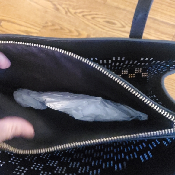 Marc Jacobs Perforated Grind Tote Bag New NWT - Picture 10 of 10